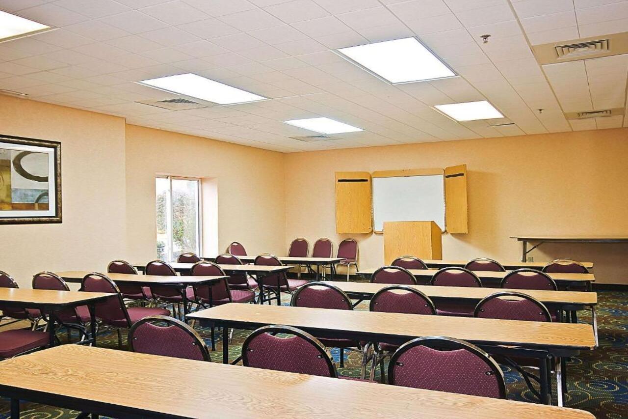 Quality Inn Brunswick Cleveland South Bagian luar foto