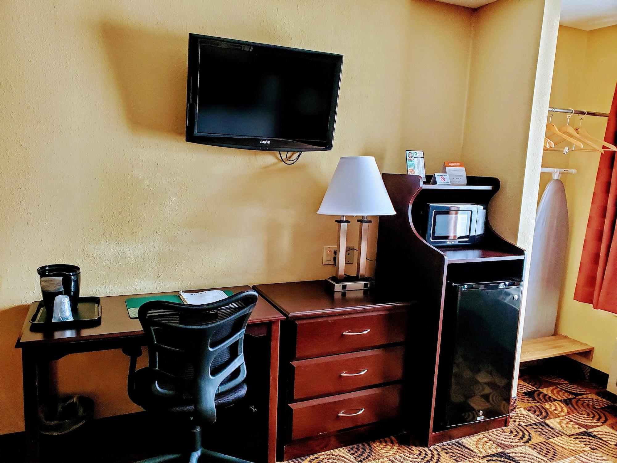 Quality Inn Brunswick Cleveland South Bagian luar foto