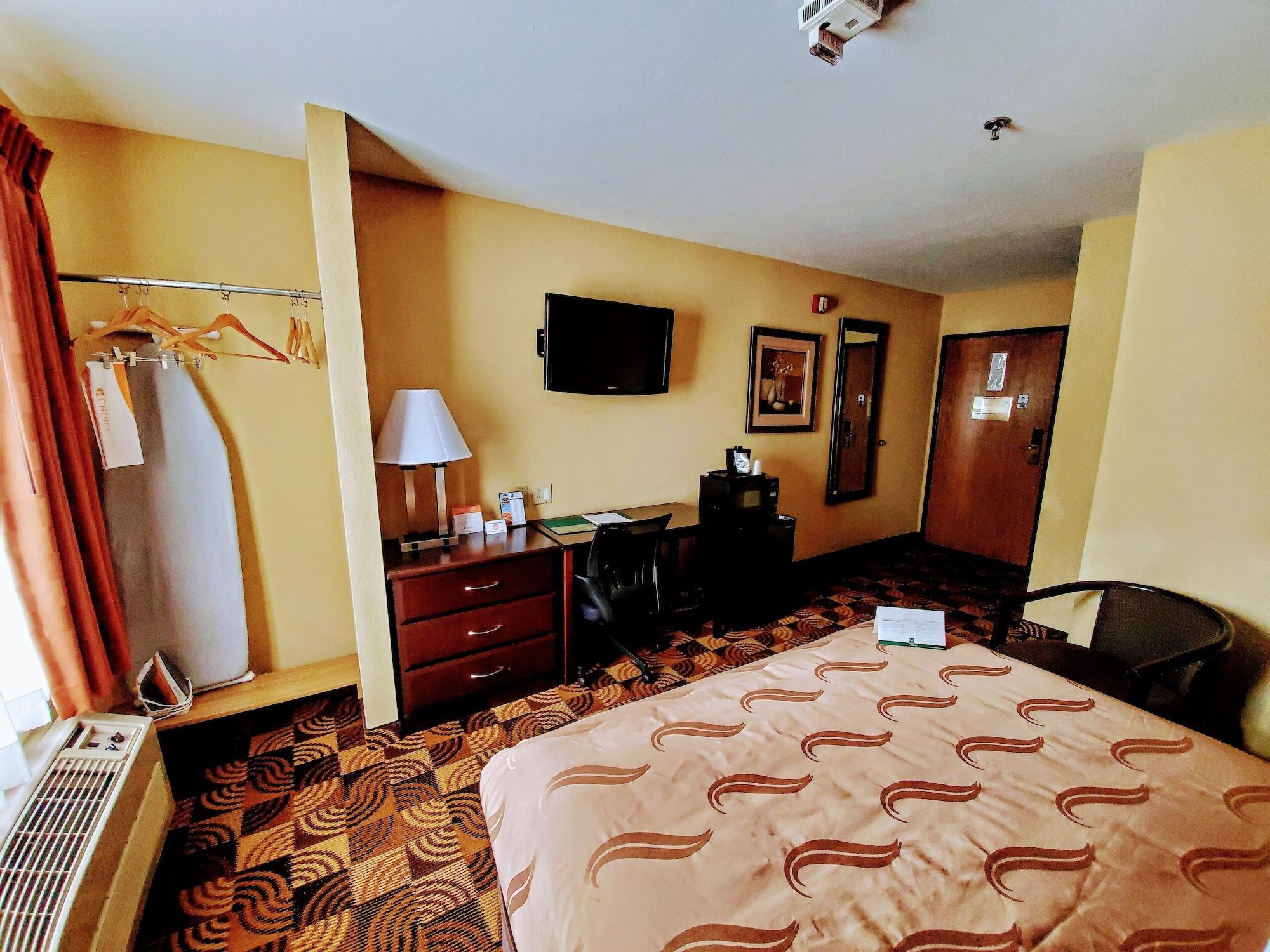 Quality Inn Brunswick Cleveland South Bagian luar foto