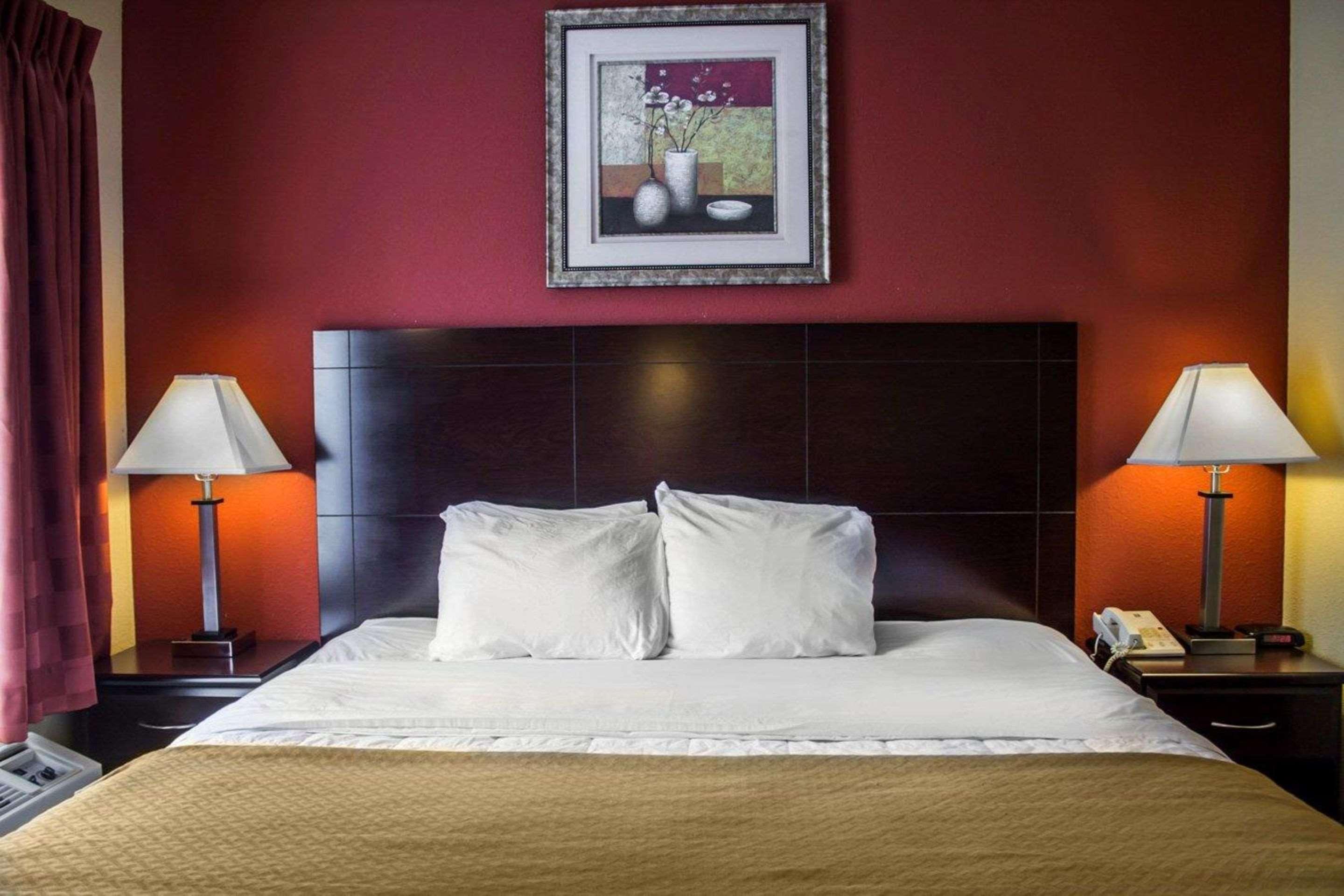 Quality Inn Brunswick Cleveland South Bagian luar foto