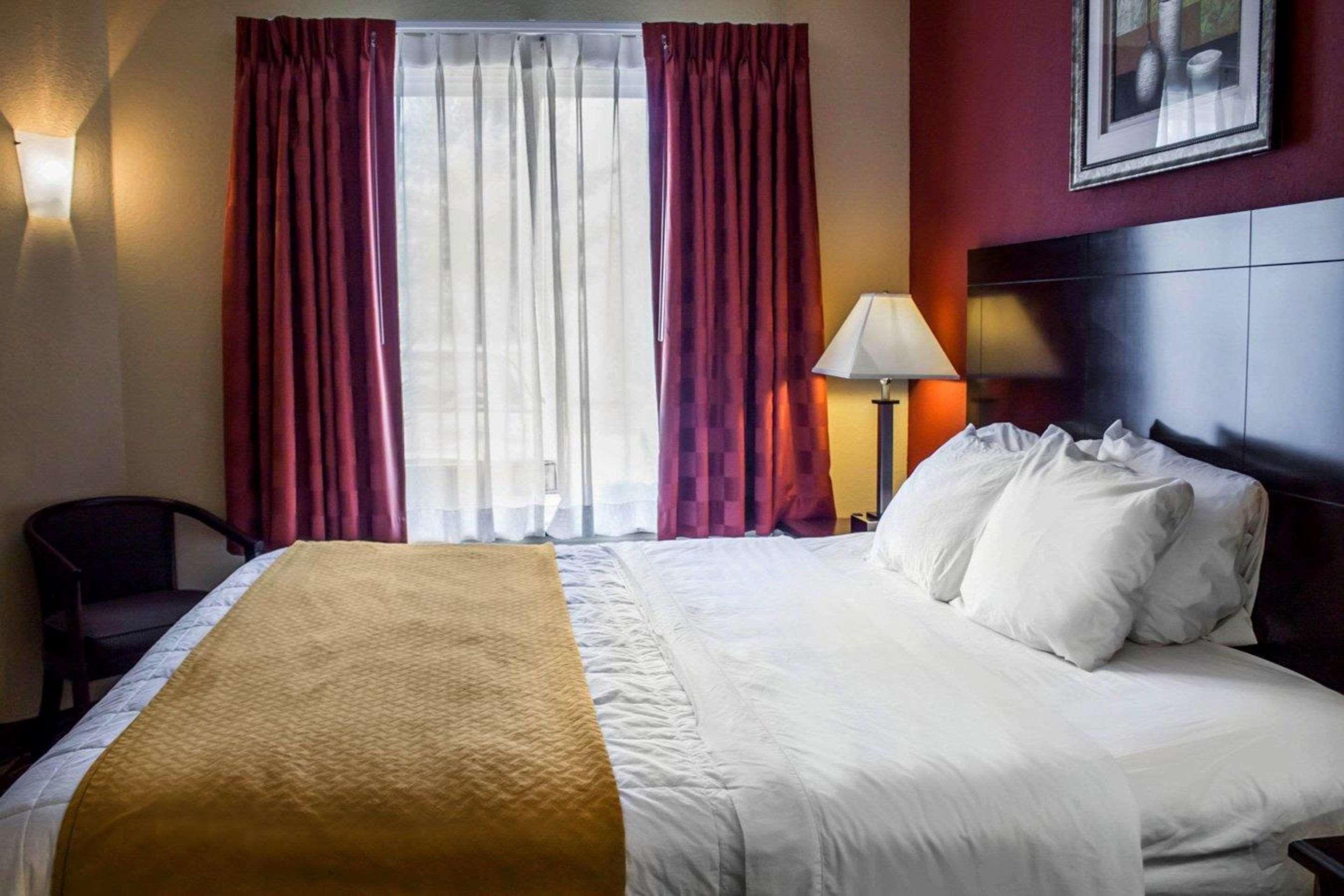 Quality Inn Brunswick Cleveland South Bagian luar foto