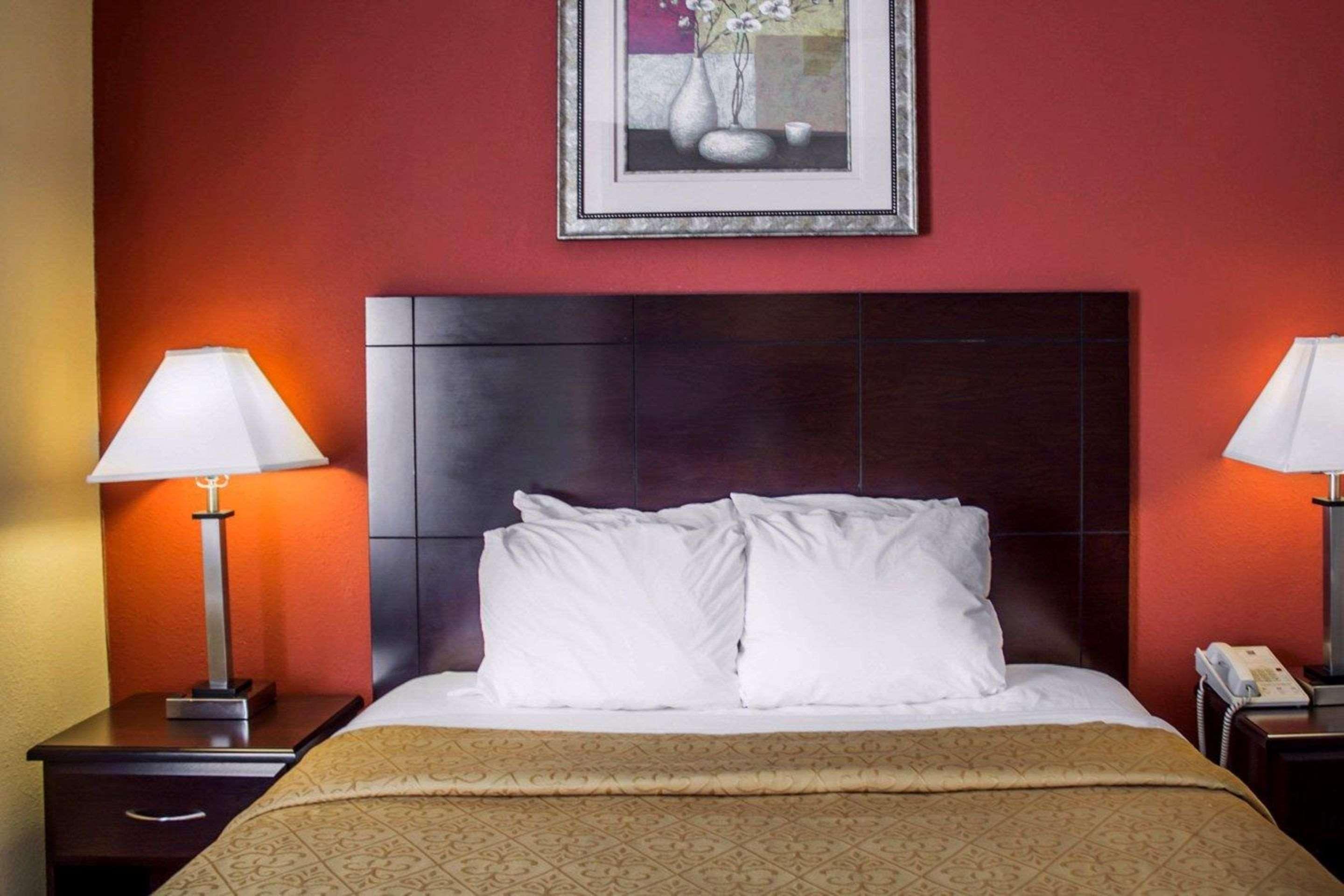 Quality Inn Brunswick Cleveland South Bagian luar foto