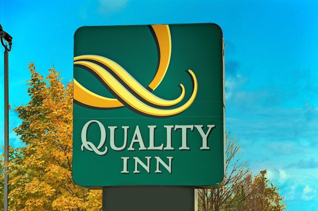Quality Inn Brunswick Cleveland South Bagian luar foto