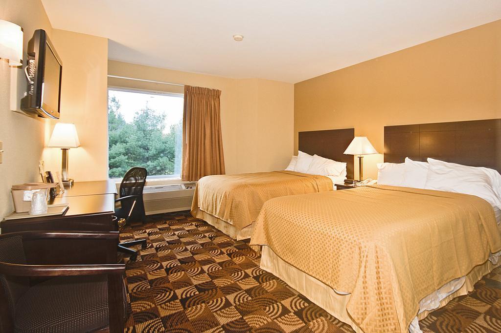 Quality Inn Brunswick Cleveland South Bagian luar foto