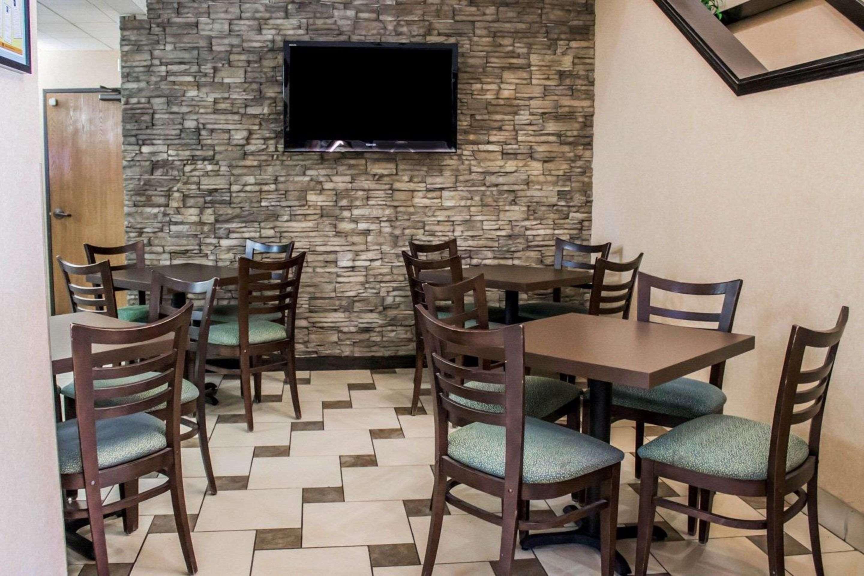 Quality Inn Brunswick Cleveland South Bagian luar foto