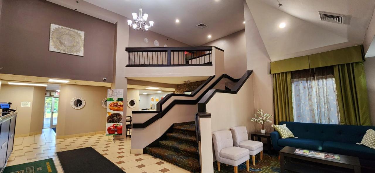 Quality Inn Brunswick Cleveland South Bagian luar foto