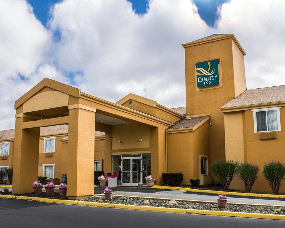 Quality Inn Brunswick Cleveland South Bagian luar foto
