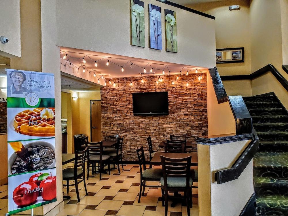 Quality Inn Brunswick Cleveland South Bagian luar foto