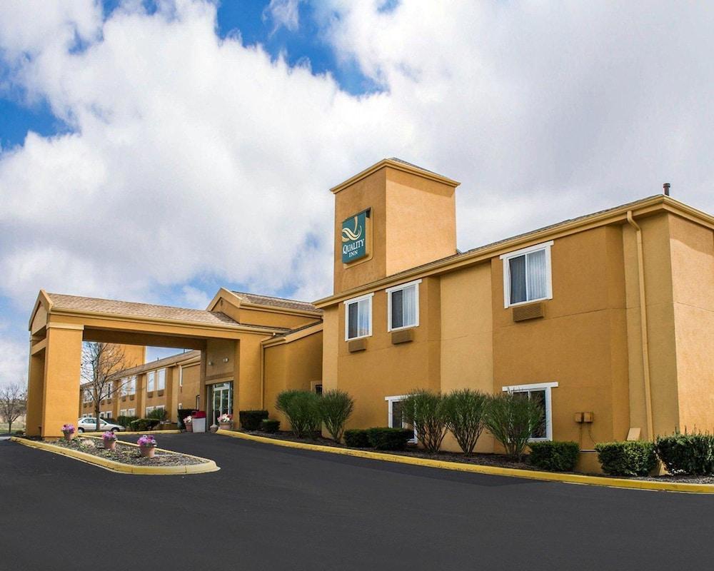 Quality Inn Brunswick Cleveland South Bagian luar foto